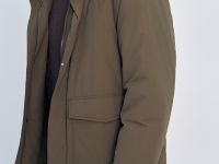 Куртка прямого силуэта с воротником-стойкой