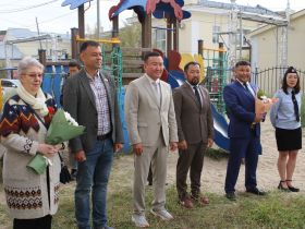 Живая легенда Якутии: 99-летнему ветерану Кириллу Павлову устроили праздник во дворе