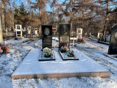 Могила Героя Советского Союза Усенко Николая Ильича (15.03.1924–21.03.1996)