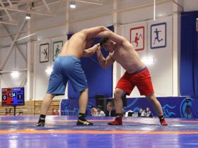 Ряд сенсаций преподнес турнир Иннокентия Халдеева по хапсагаю