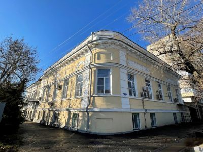 Мемориальное здание - дом И.Д.Алфераки (ж.д.)