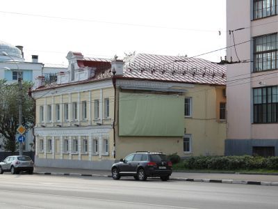 Бывший дом Дарьинского, в котором в 1922-1926 гг. находился центральный клуб молодежи. Здесь также помещались губком РКСМ, редакция газеты "Рабочая молодежь", первый губернский Совет физкультуры и губернское бюро юных пионеров