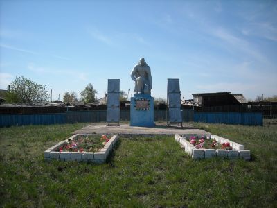 Памятник воинам - односельчанам, погибшим в годы Великой Отечественной войны (1941-1945 гг.)