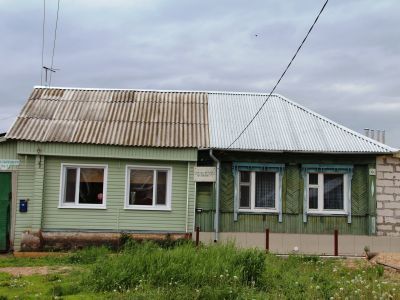 Дом, в котором в 1895-1918 гг. жил местный революционер А.П.Хмельницкий