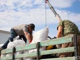 «Техника и 10 тонн посылок»: из Якутии отправили рейс с гуманитарным грузом для участников СВО