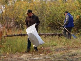 Айсен Николаев присоединился к общегородскому субботнику в Якутске