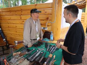 На Ысыахе Олонхо определят лучших изготовителей хомусов, колокольчиков, луков и ножей