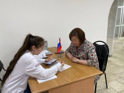 «Во имя добра, мира и созидания»: Саргылана Игнатьева оставила подпись в поддержку Владимира Путина