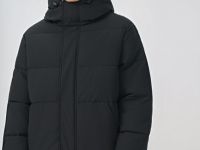 Утеплённая куртка с капюшоном и накладными карманами, Черный