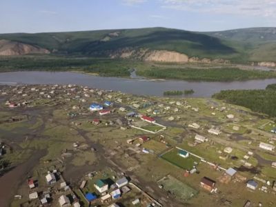 В Верхоянский район доставили стройматериалы для восстановления жилья после паводка