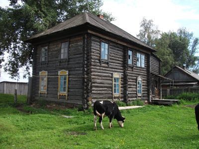 В этом доме жил А.В.Шотман с семьей