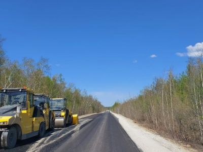 В Якутии на автодороге «Нам» приступили к укладке асфальта
