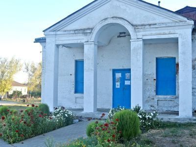 Верхнекарачанская сельская библиотека