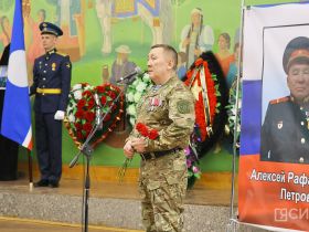 В Якутске простились с Героем России Алексеем Петровым