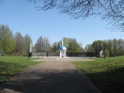 Памятник в честь победы русских войск над французами во время Отечественной войны 1812 г.