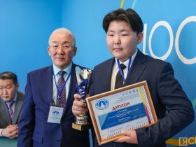 Старшеклассник из Якутска стал абсолютным победителем конкурса «Будущий дипломат – 2025»