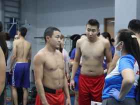 Мас-рестлеры прошли взвешивание перед командным Кубком Федерации