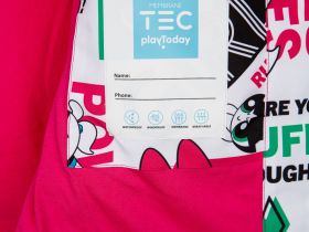 Куртка текстильная с полиуретановым покрытием для девочек (ветровка)