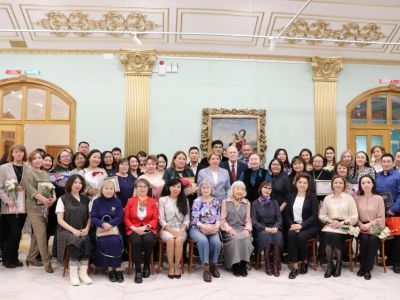 Музейным работникам вручили премии главы Якутии