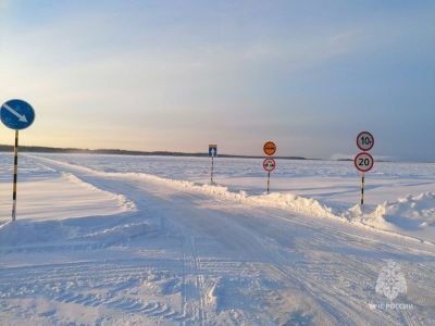 Открыли ледовую переправу через реку Алдан между селами Мегино-Алдан и Крест-Хальджай