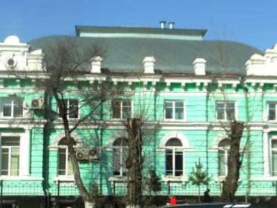 Административный корпус института физиологии и  патологии  дыхания  (до 1917 года мещанская управа)