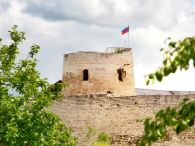 Древние крепости и храмы: Псков - Изборск - Печоры