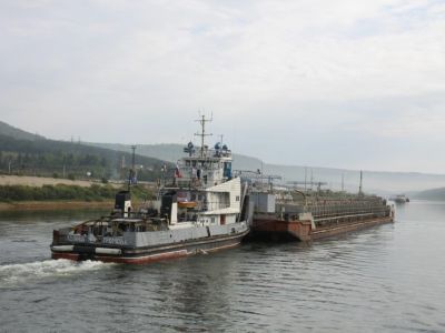 Дневник навигации: продолжается отгрузка для получателей пунктов реки Вилюй в Якутии