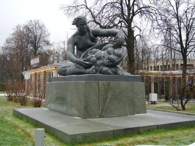 Аллегорическая скульптура "Земля"