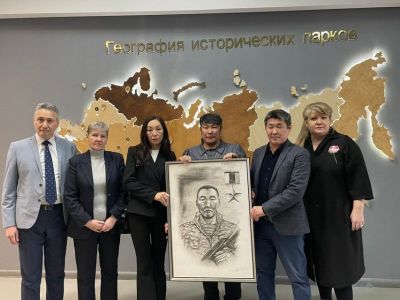 Портрет якутянина-героя Дмитрия Егорова передали музею