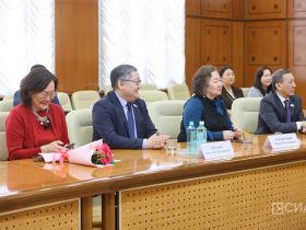 Госнаграды вручили деятелям культуры и искусства Якутии