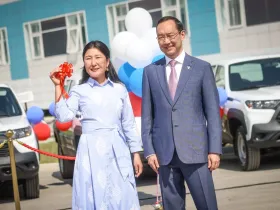 17 новых автомобилей передали районным больницам Якутии