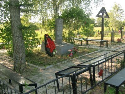 Братская могила воинов Советской Армии, погибших в период  Великой Отечественной войны 1941-1945 гг.