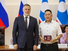 Государственные награды вручили медицинским работникам Якутии