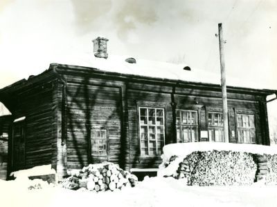 Здание, в котором был создан 1-й пионеротряд