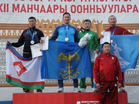 Первый из Анабара, и 26 лет ради золота. Мас-рестлеры разыграли медали Игр Манчаары