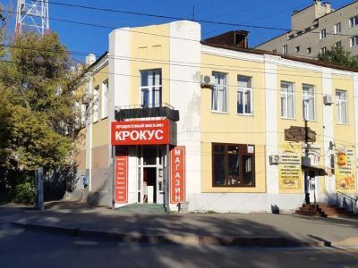 Жилой дом (магазин "Продукты")