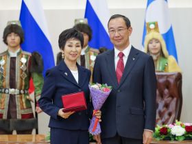 Глава Якутии вручил государственные награды