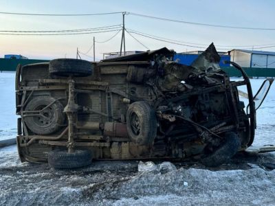 Смертельное ДТП в Кангалассах: автомобиль опрокинулся после удара в столб