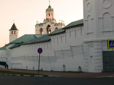 Прясло стены между Михайловской башней и Семинарским корпусом