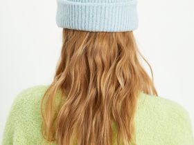 Шапка из шерсти и мохера