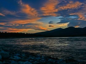 Река Индигирка. Через Ущелье Восторга и Восхищения! Маршрут: п.Усть-Нера - с.Хонуу