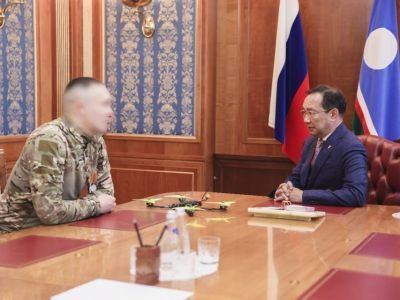 Военнослужащий из Якутии передал Айсену Николаеву захваченный в зоне СВО дрон