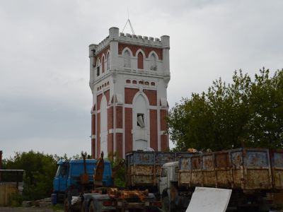 Водоемное здание