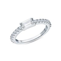 Серебряное кольцо с фианитами