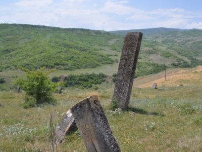 Стелы надмогильные (8 единиц)