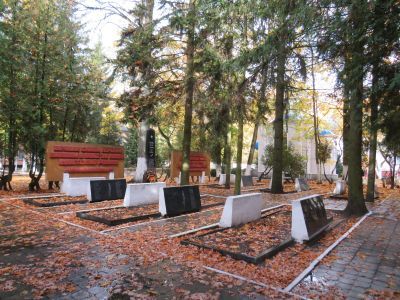 Братская могила советских воинов, погибших при штурме города-крепости Кенигсберг в апреле 1945 года