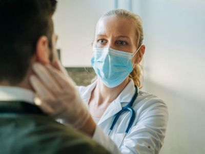 Мы поддерживаем здравоохранение: семь врачей получили по полтора миллиона