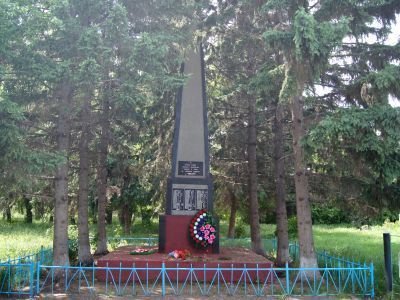 Памятник  землякам, погибшим в годы Великой Отечественной войны (1941-1945 гг.)