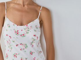 Платье с принтом и открытой спиной, Белый