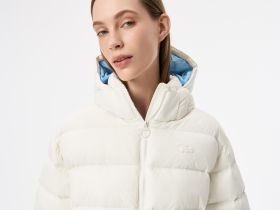 Женская куртка Lacoste